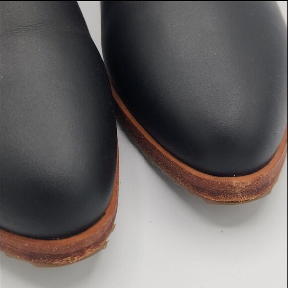 Nisolo Eva Everyday Chelsea Black Leather Ankle Boots - Picture 6 of 10